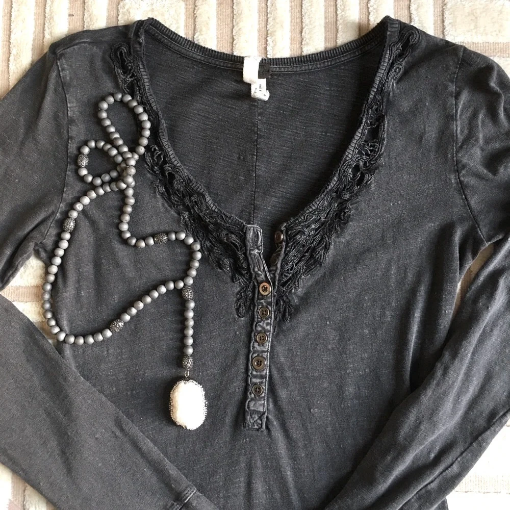 CROCHET LONG SLEEVE TEE